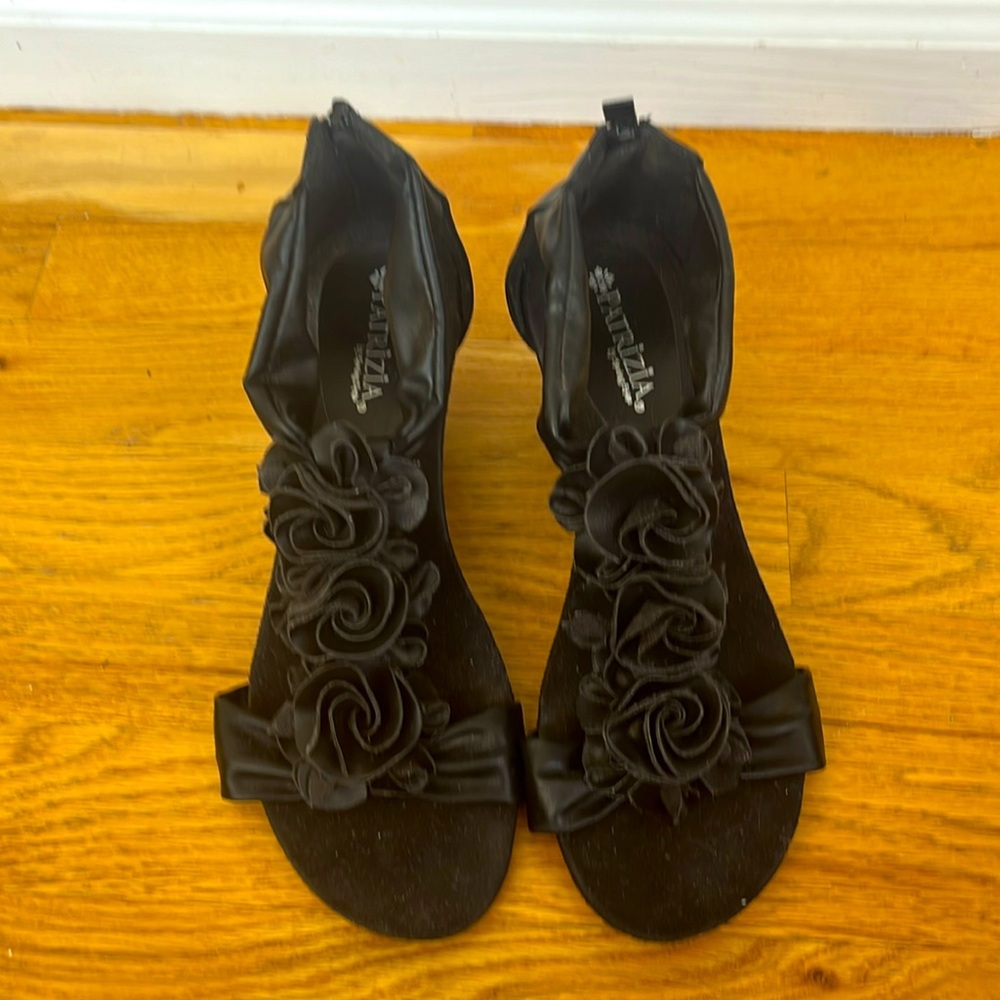Patricia Harlequin Wedge